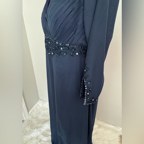 Navy Blue Mother’s Wedding Dress - Picture 4 of 10